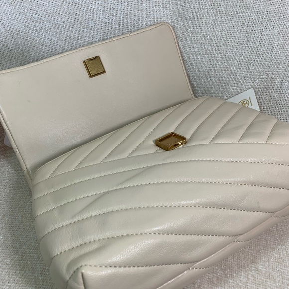 Tory Burch Kira Chevron Cream Leather Small Convertible Shoulder/Crossbody Bag - Picture 6 of 16